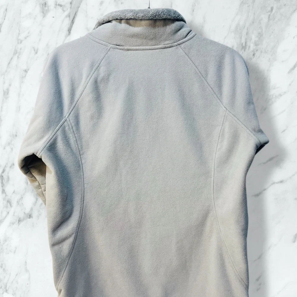 The North Face Light Gray Fleece Jacket - Picture 2 of 13